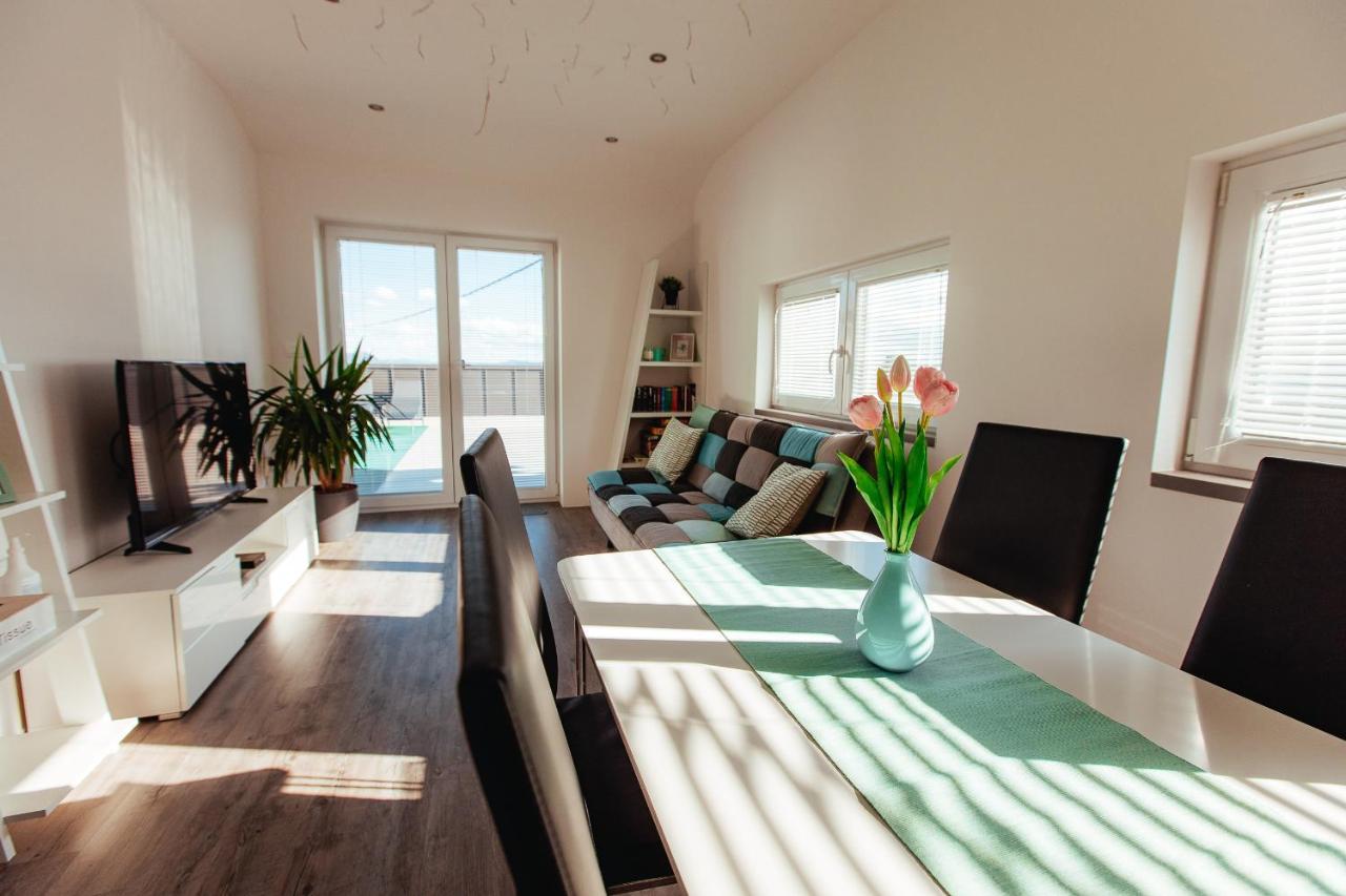 멘지스 Sunny Oak Estate 아파트 외부 사진